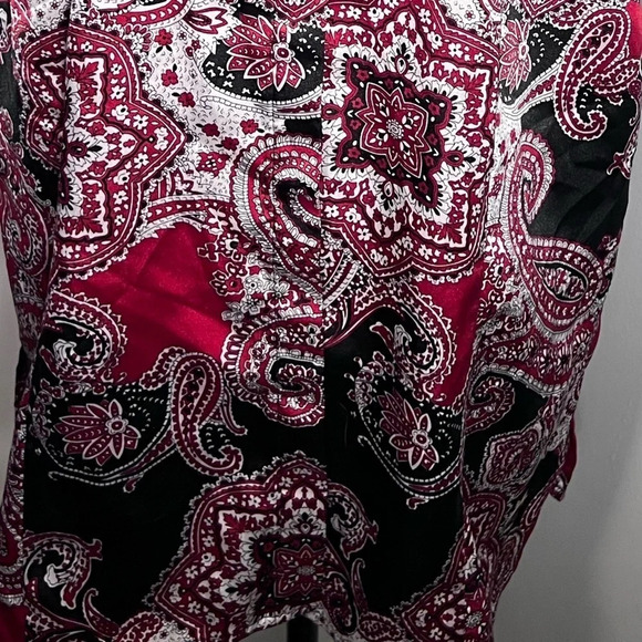 Cato Woman, 18/20W, Asian inspired satin finish short sleeve hidden button front - Picture 7 of 8